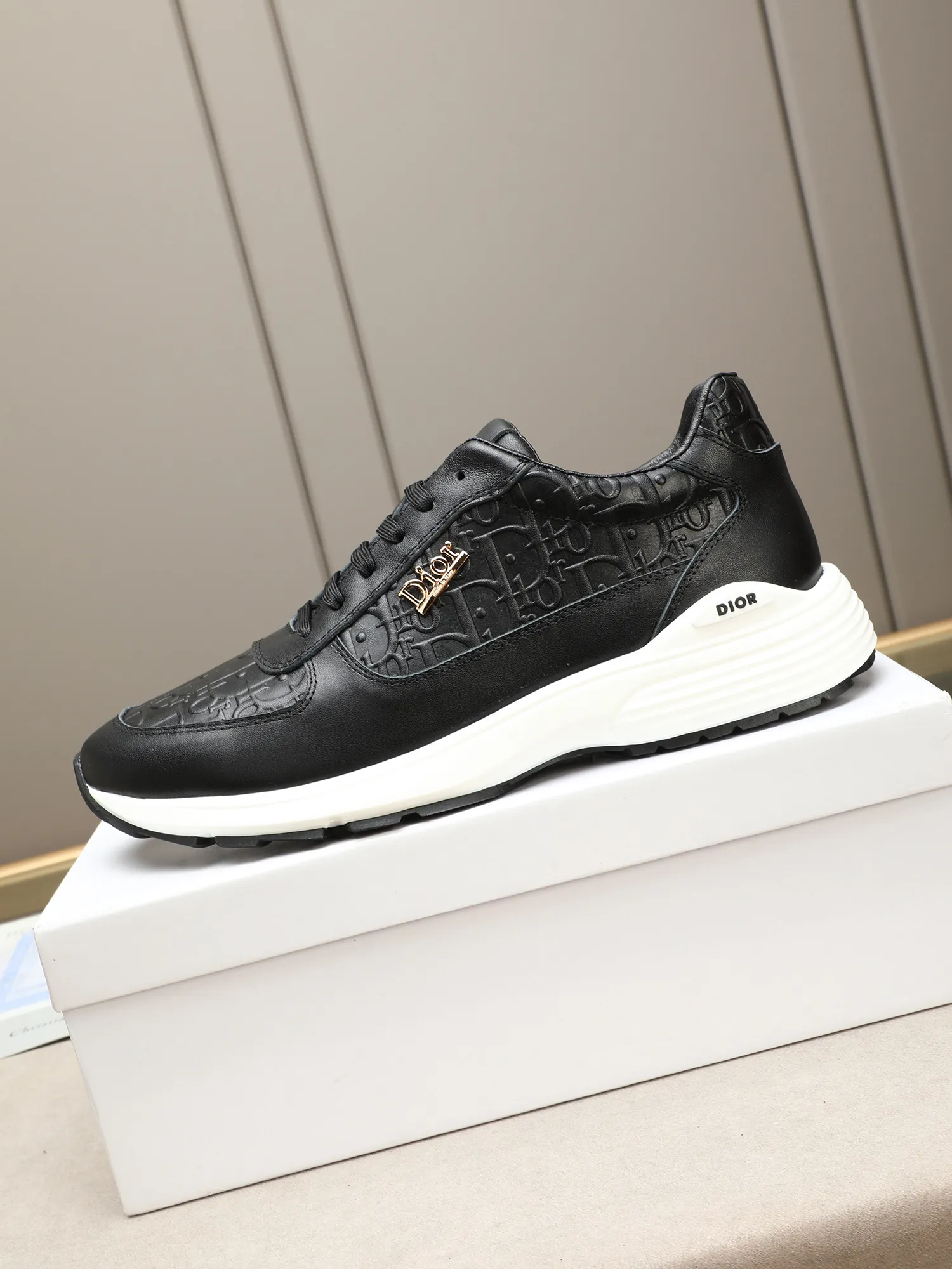🆕🆕🆕Men's Shoes💰P460 Dior's avant-garde and versatile fashionable men's shoes are privately modeled, calfskin embossed, fashionable, simple, stylish, more eye-catching and more classy. It will subvert the old idea and be a must-have for fashionistas who want to spend time with you! Must keep it for yourself! High-end comfort and low-end, high-end quality workmanship. Code number: 38-44 (45 customized) 3 colors for your choice [kiss][kiss][kiss]